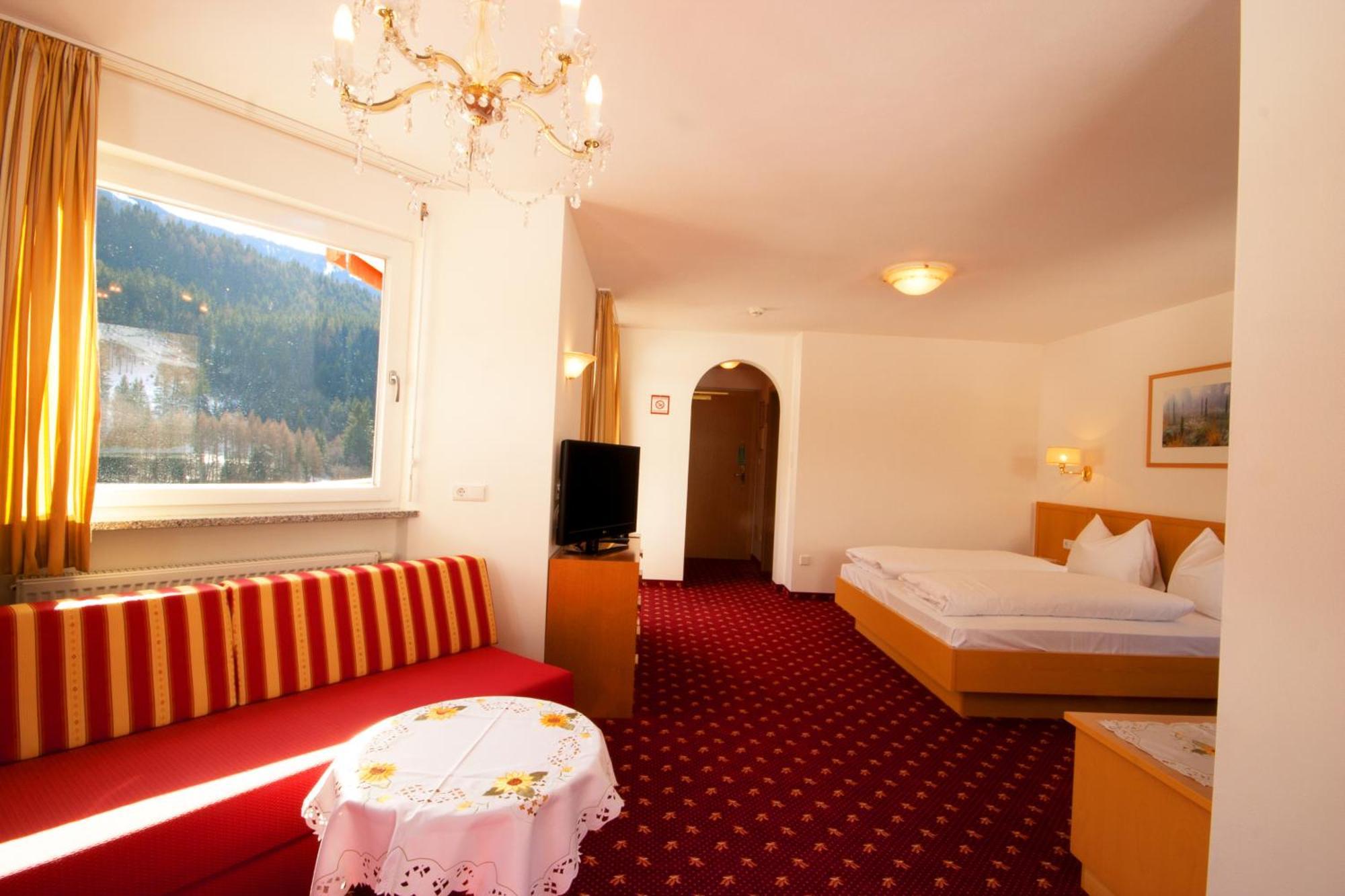 Seehof Hotel Monguelfo-Tesido / Welsberg-Taisten