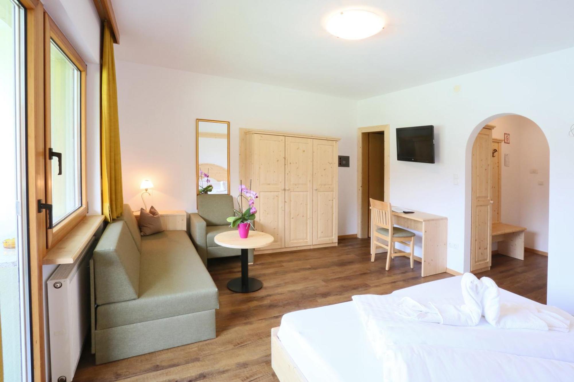 Seehof Hotel Monguelfo-Tesido / Welsberg-Taisten